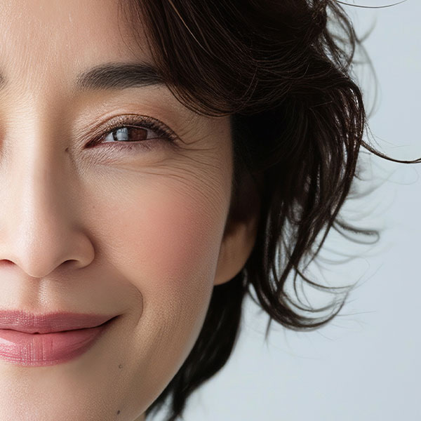 Image of dry flower representing the skin